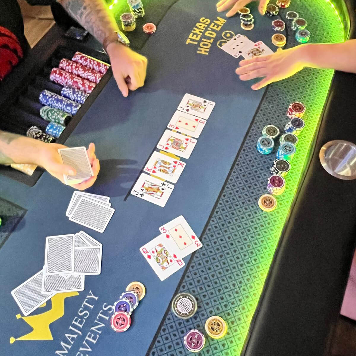 Fama-Casino-stol-do-pokera-5-007 Stół do pokera sukno premium, wysoka banda z przeszyciem + LED, stelaż składany