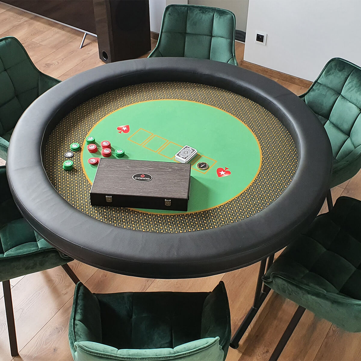 Fama-Casino-stol-do-pokera-4-004 Stół do pokera sukno premium, wysoka banda z przeszyciem, z tacką i slotem, stelaż składany metalowy.