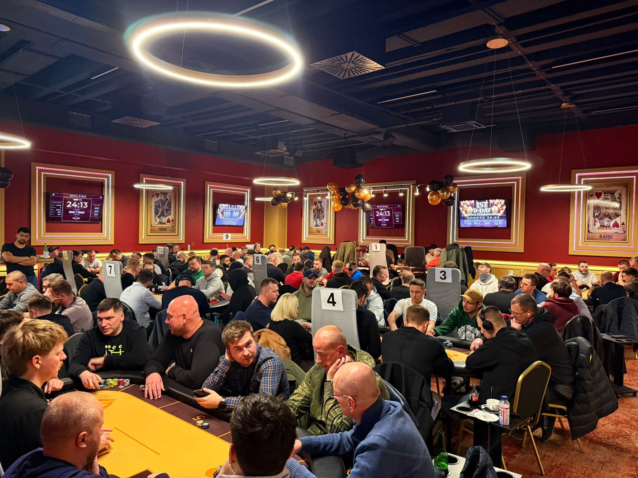 stoły pokerowe dla legalny poker - realizacja Fama Game Tables
