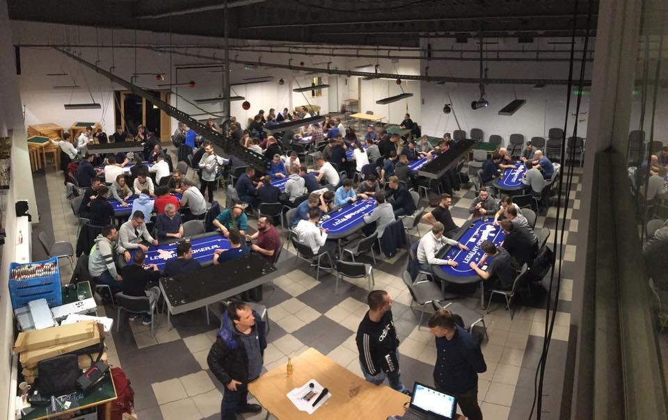 stoły pokerowe dla legalny poker - realizacja Fama Game Tables