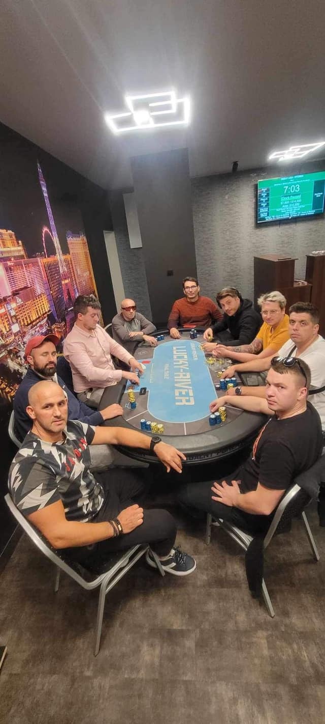 stoły pokerowe dla legalny poker - realizacja Fama Game Tables