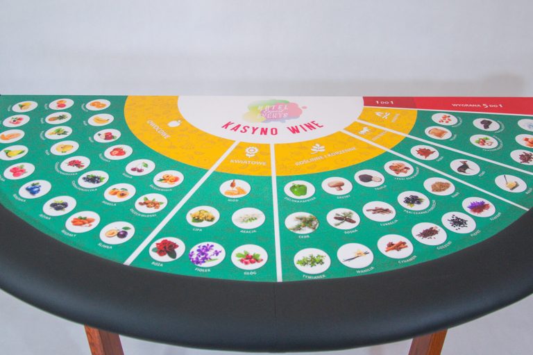 Custom-made table by Fama Game Tables