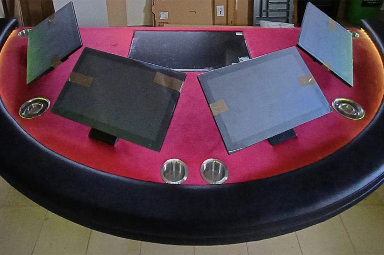 Custom-made table by Fama Game Tables