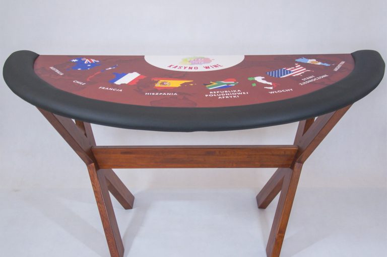 Custom-made table by Fama Game Tables