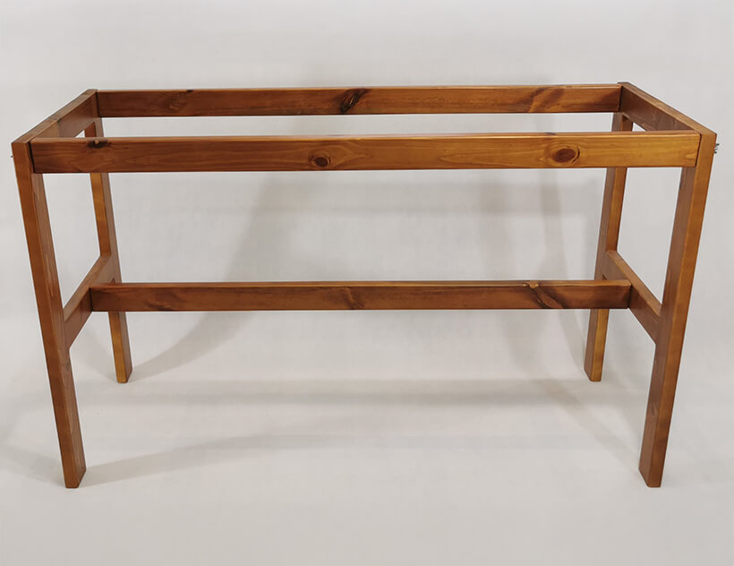 Legs – wooden, for a roulette table